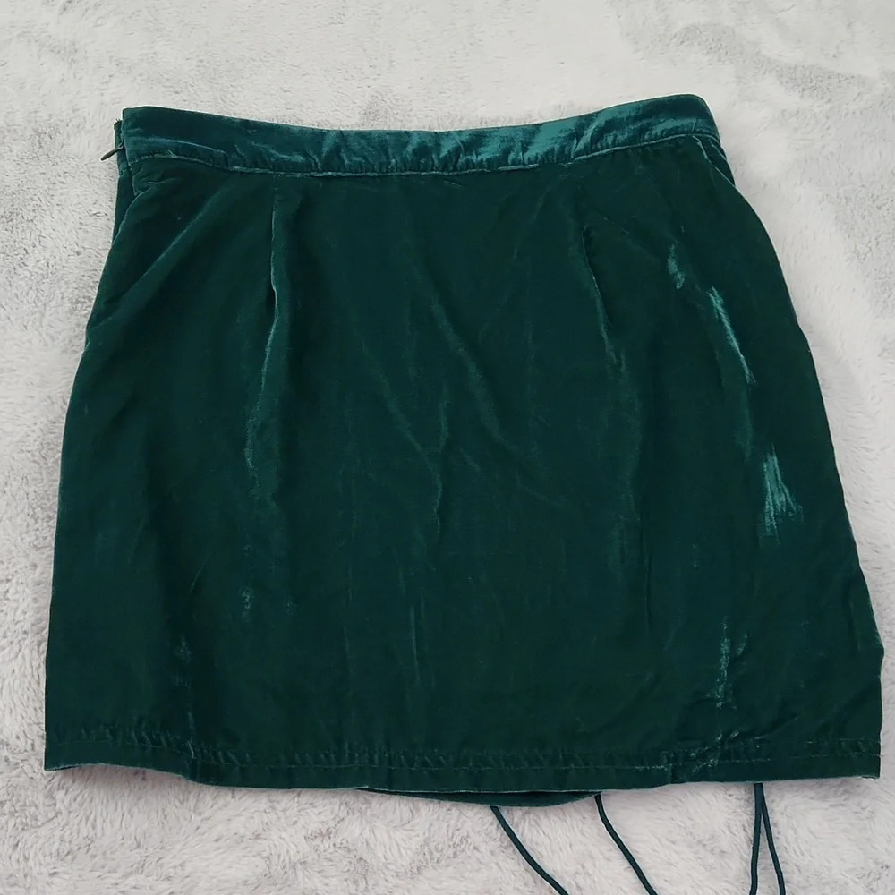 FREE PEOPLE Vivienne Velvet  mini green polyester skirt size 10 - Picture 4 of 13